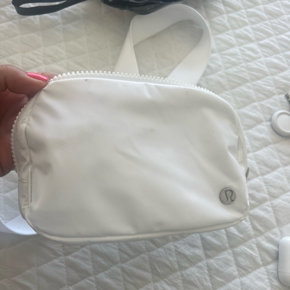 Lululemon fanny pack